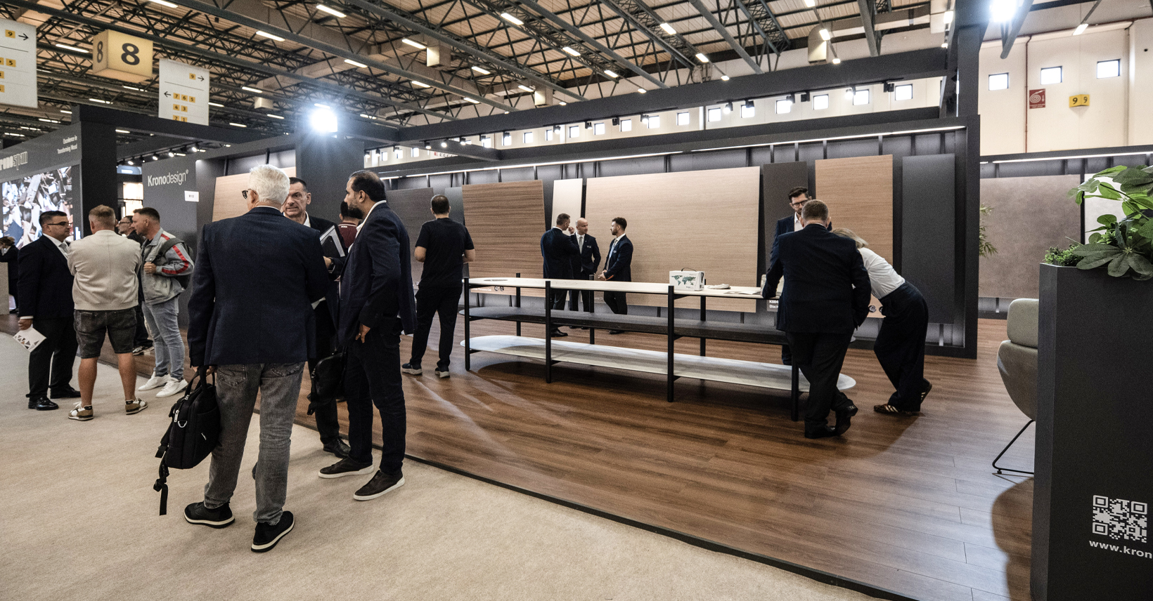 Attendees experienced Kronospan’s broad portfolio under the motto “All You Need Under One Roof.”