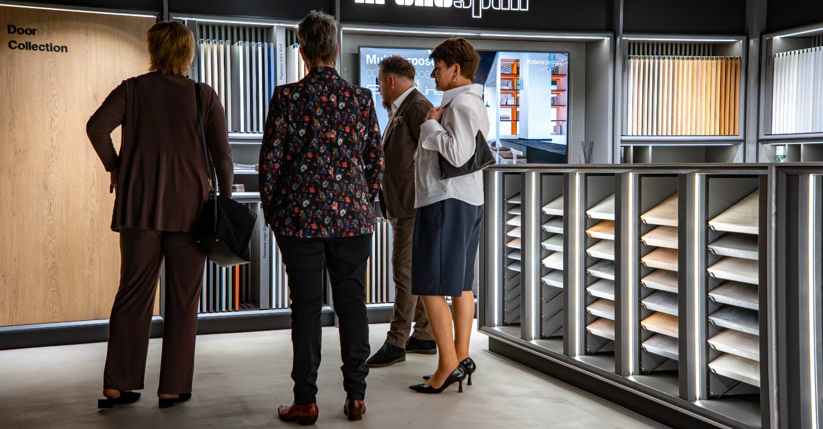 Kronospan’s newest design center on Schadowstraße, Düsseldorf Kronospan’s decorative surfaces, wood-based panels, and flooring are presented at full scale