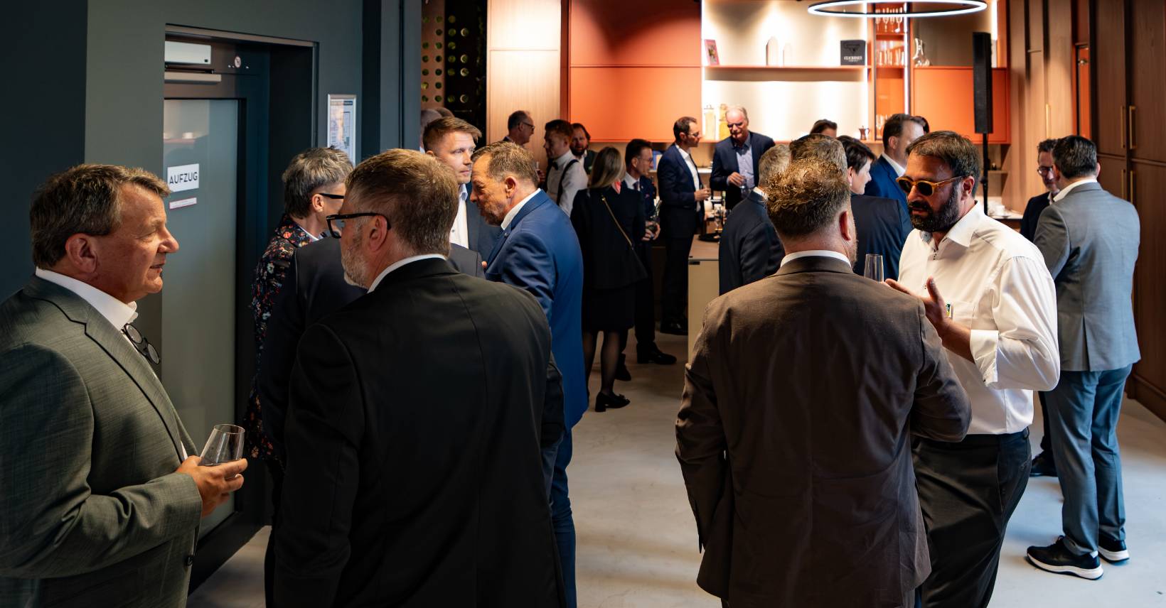 Kronospan's design center in the heart of Düsseldorf The new location brings the Kronospan portfolio into the everyday rhythm of a city shaped by architecture, interiors, fashion, and business.