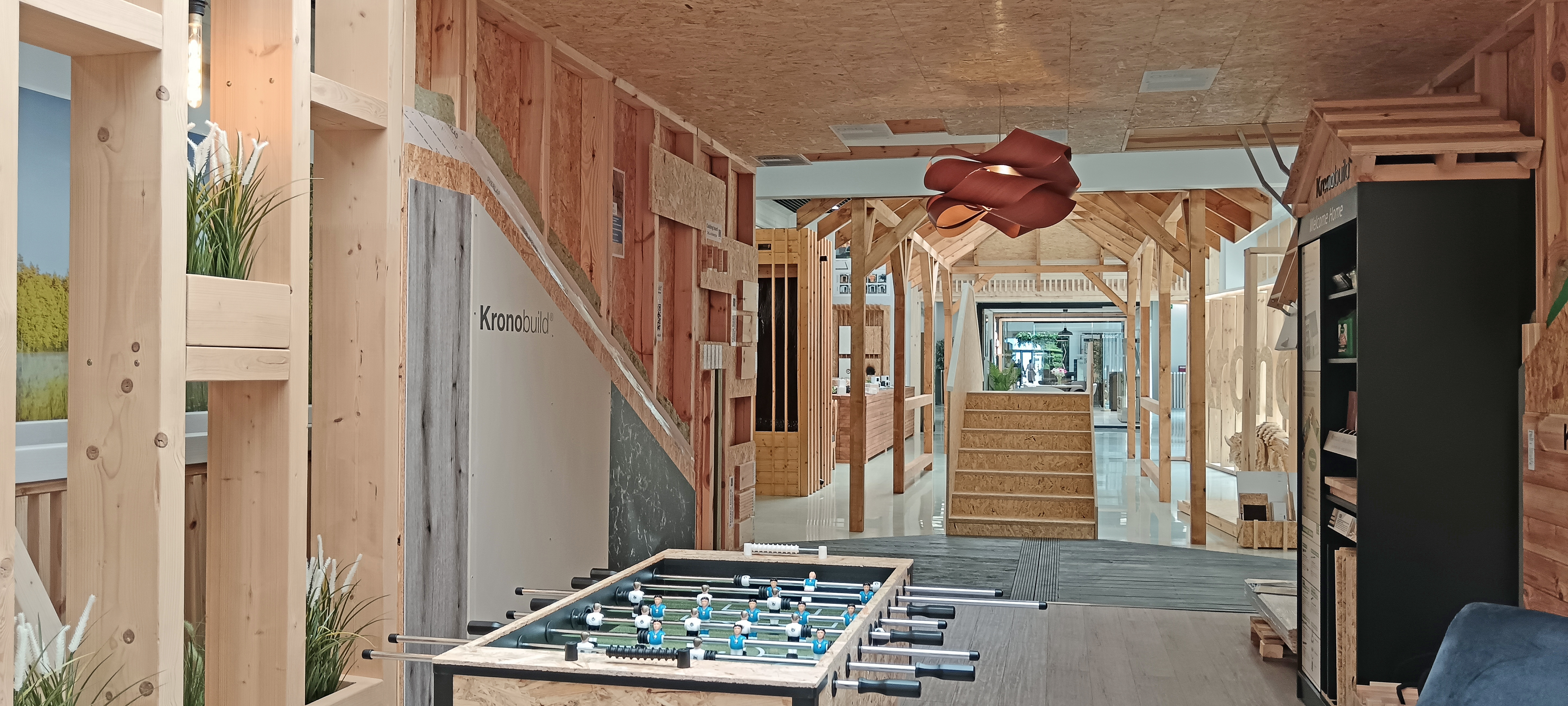 Kronobuild®, with its brand-new exhibition, always makes a statement, showcasing OSB, sawn timber, and an array of wood-based boards.